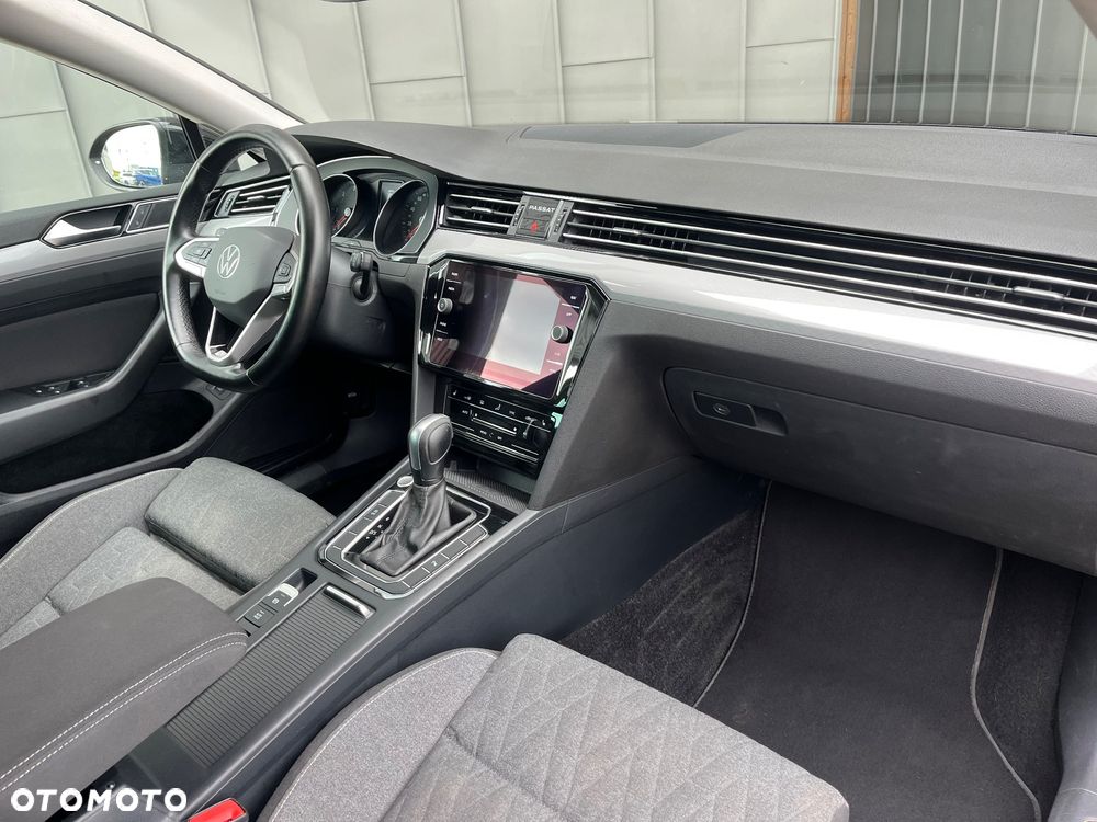 Volkswagen Passat - 16