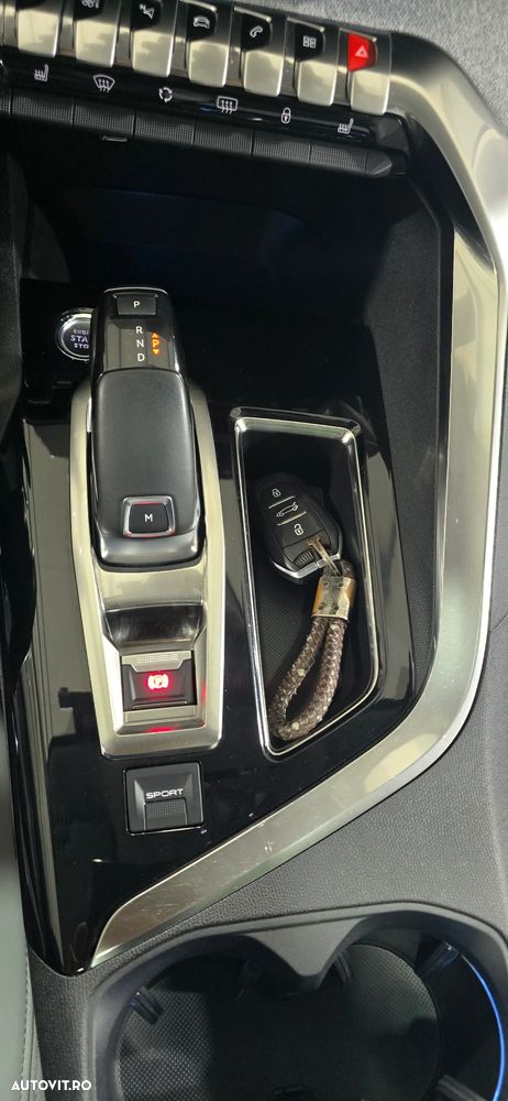 Peugeot 3008 1.2 PureTech 130 EAT8 Allure Pack - 24