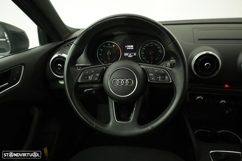 Audi A3 Limousine 30 TFSI - 13