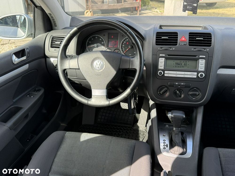 Volkswagen Golf - 16