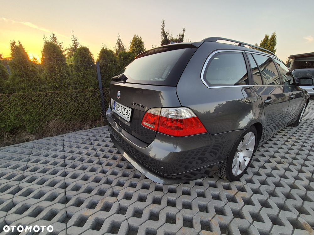 BMW Seria 5 545i - 8