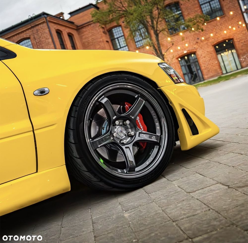 Mitsubishi Lancer Evolution - 8