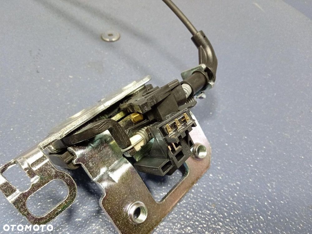 MERCEDES E KLASA W212 ZAMEK OPARCIA KANAPY TYŁ TYLNY - 7