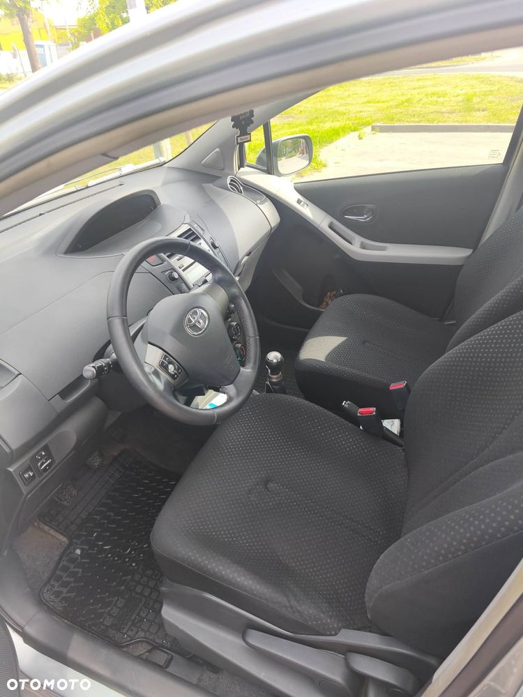 Toyota Yaris 1.0 Luna - 9