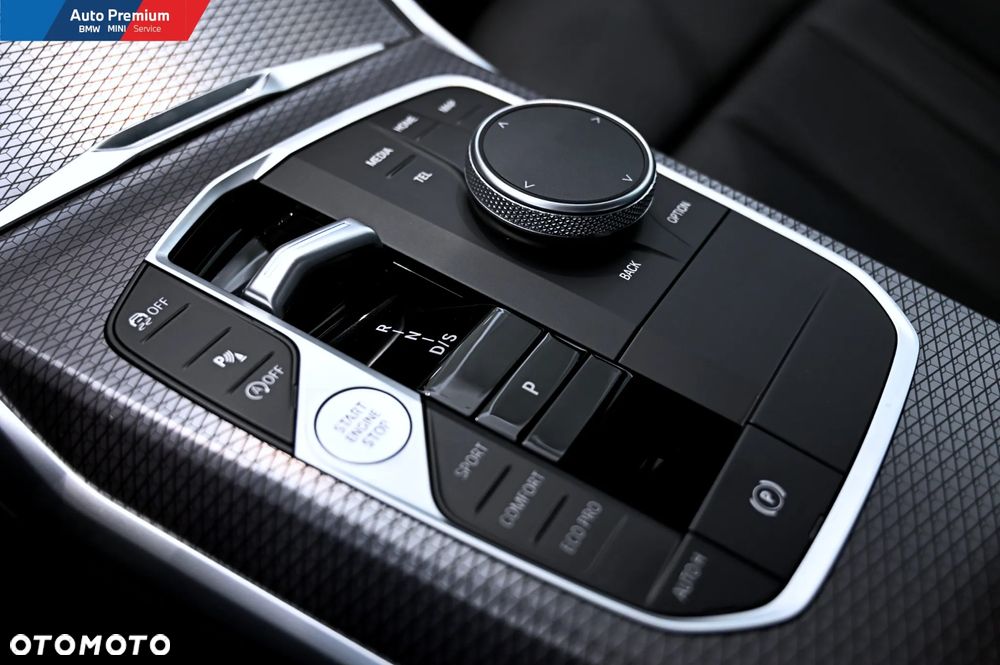 BMW Seria 3 318i M Sport - 9