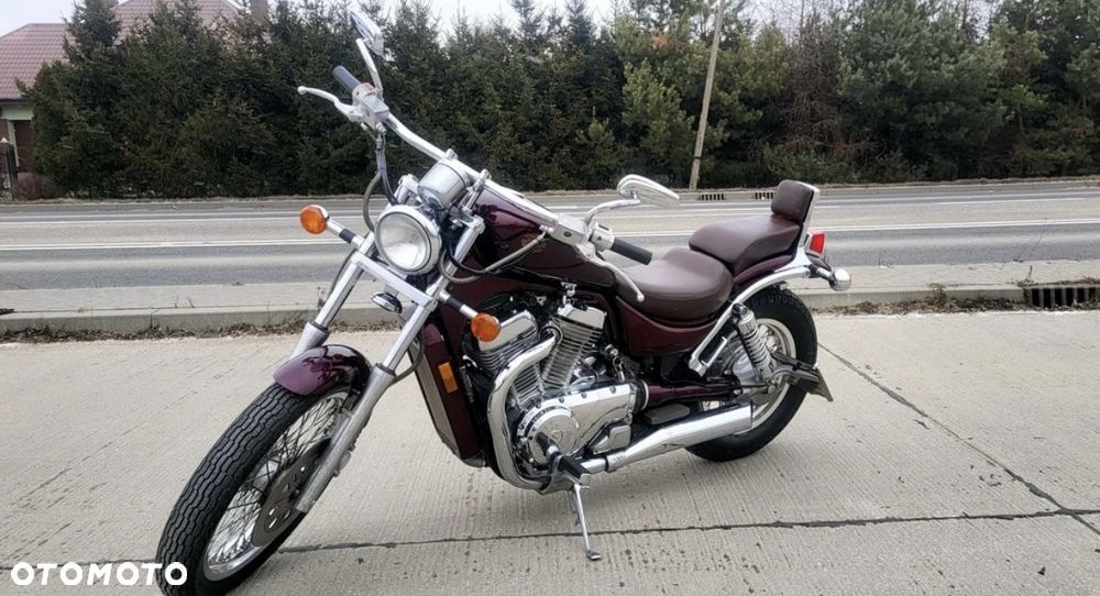 Suzuki Intruder - 8