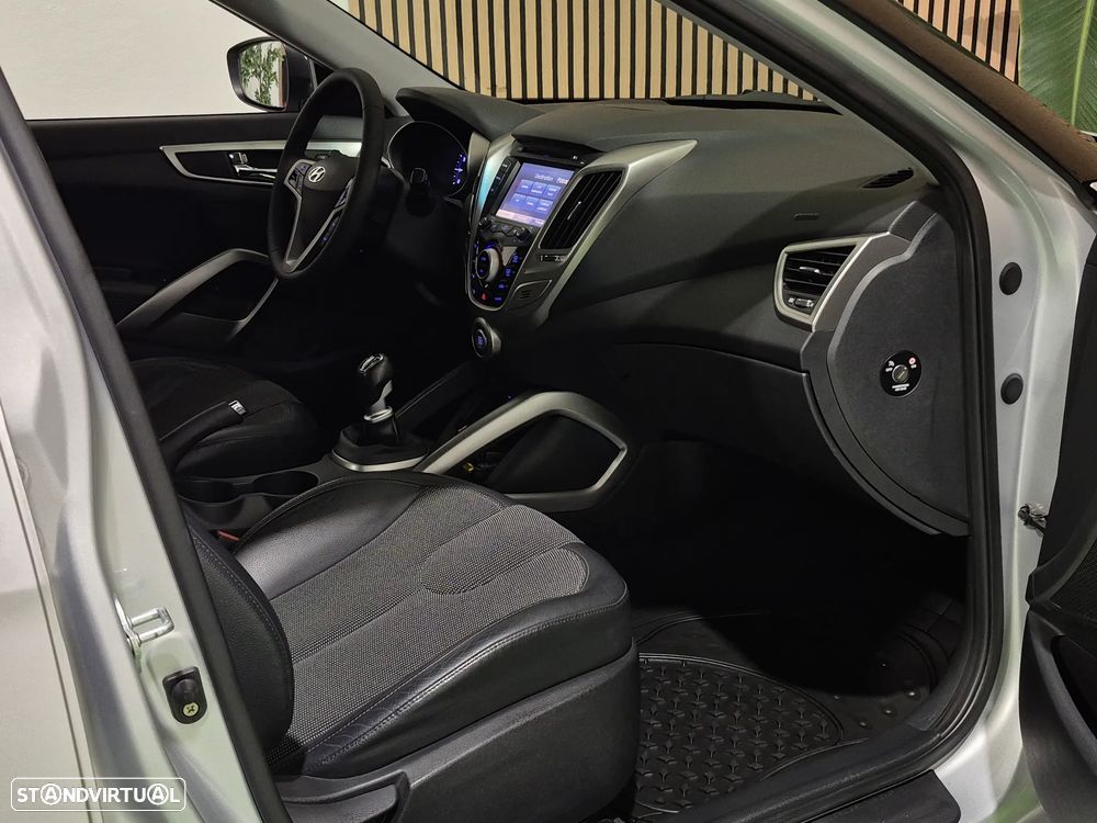 Hyundai Veloster 1.6 GDi Blue Style - 30