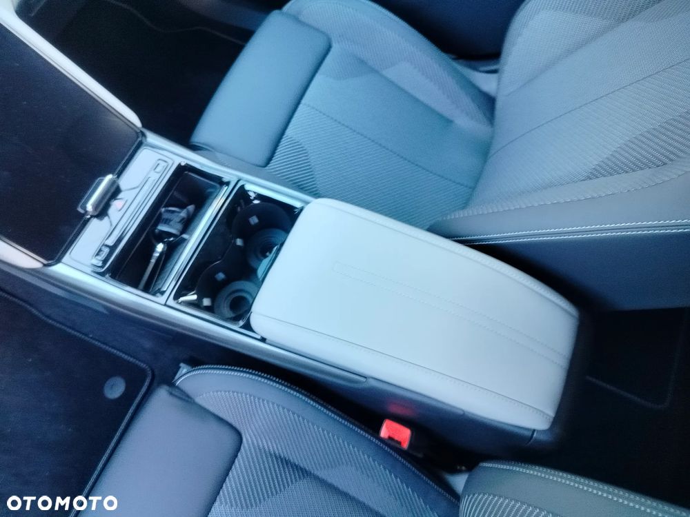 Ford Explorer 78kWh AWD - 32