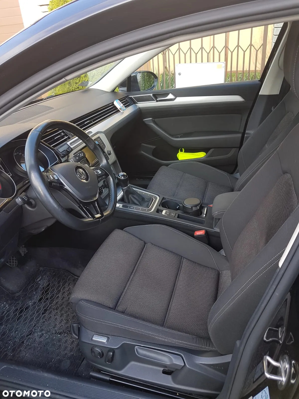 Volkswagen Passat 1.6 TDI BMT Comfortline - 9