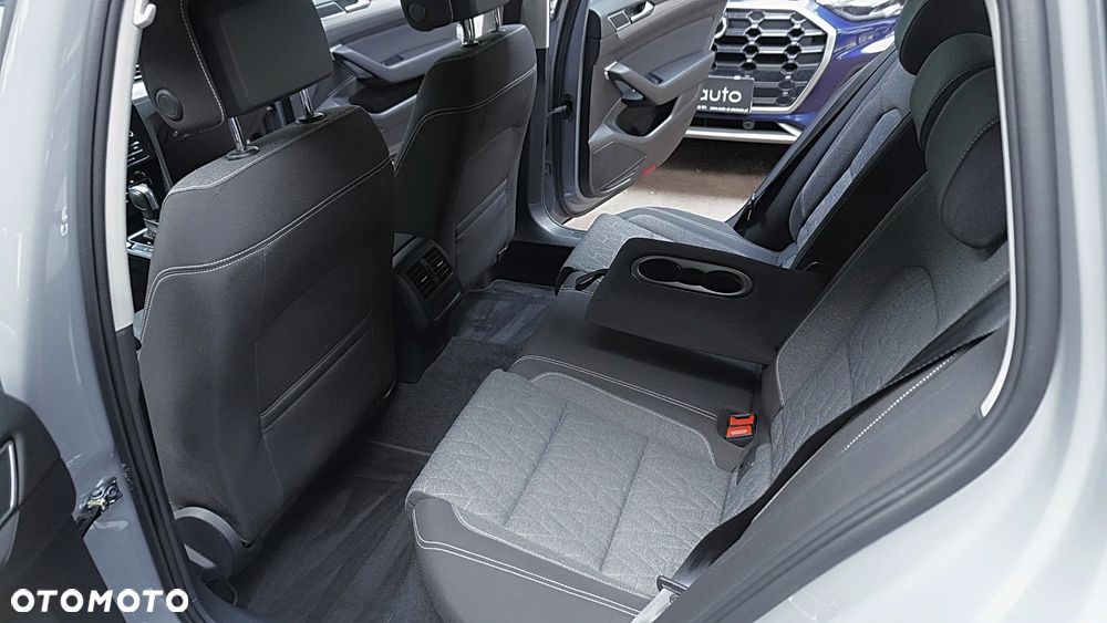 Volkswagen Passat - 16