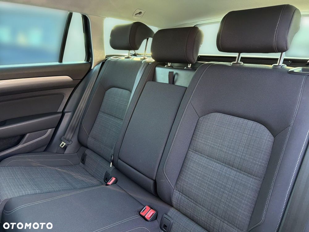 Volkswagen Passat - 18