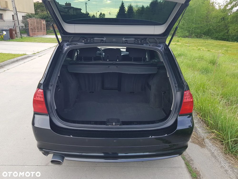 BMW Seria 3 320d Efficient Dynamics Edition - 17
