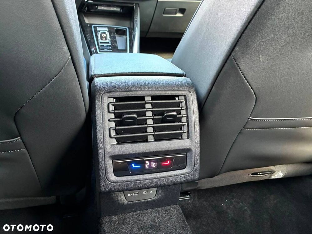 Volkswagen Golf - 26
