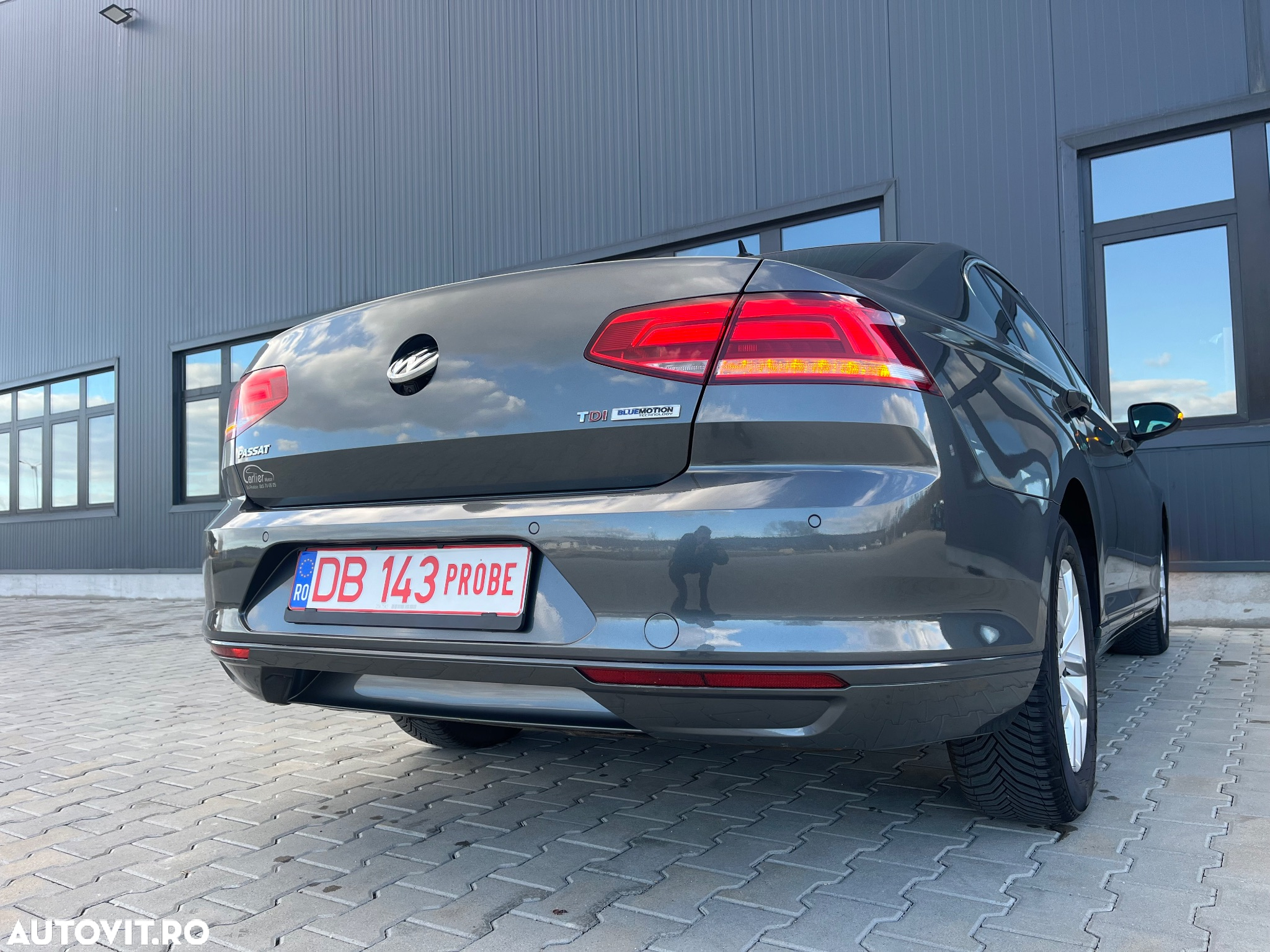 Volkswagen Passat 1.6 TDI (BlueMotion Technology) Comfortline - 11