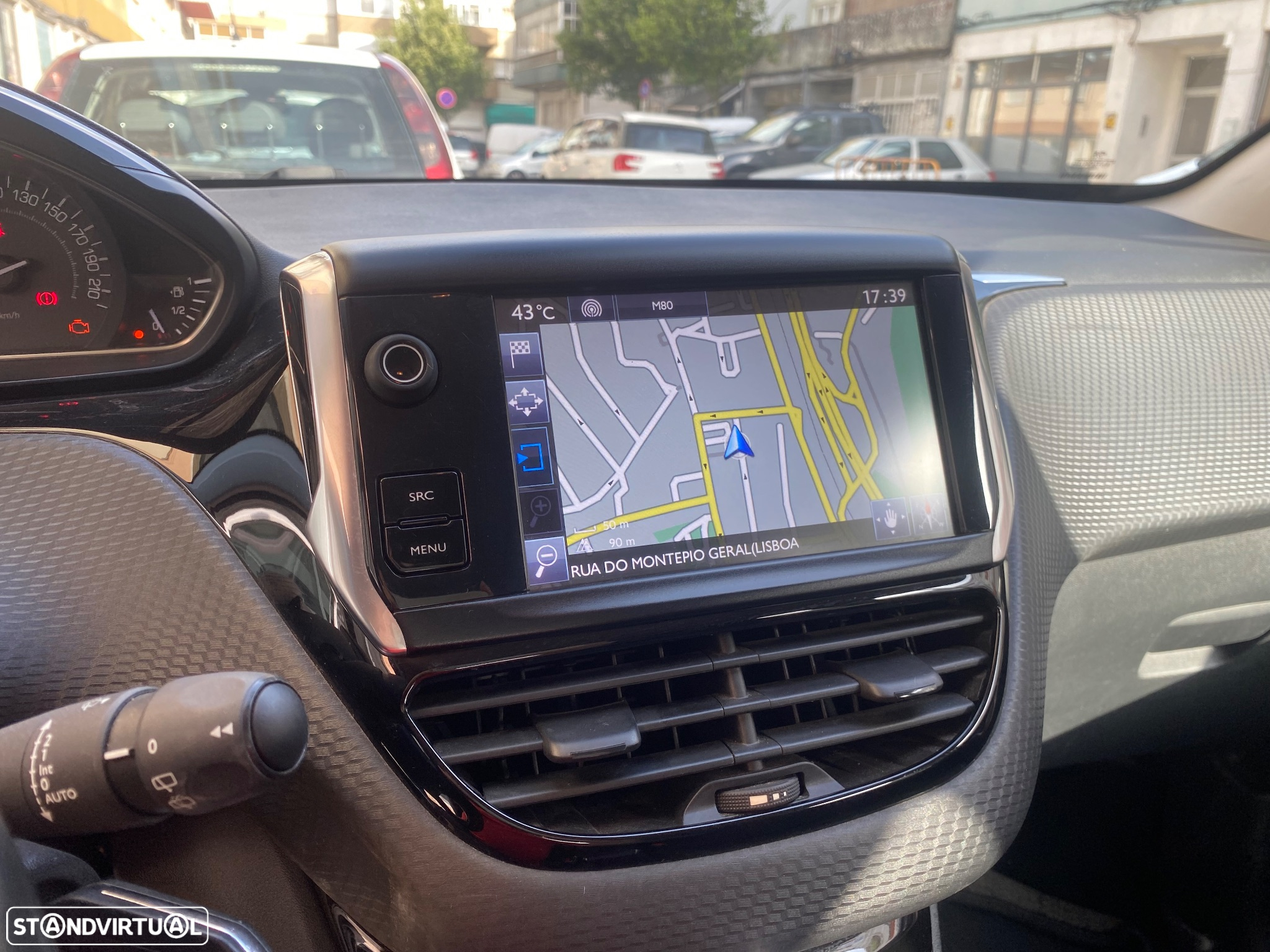 Peugeot 2008 1.2 PureTech Allure - 23