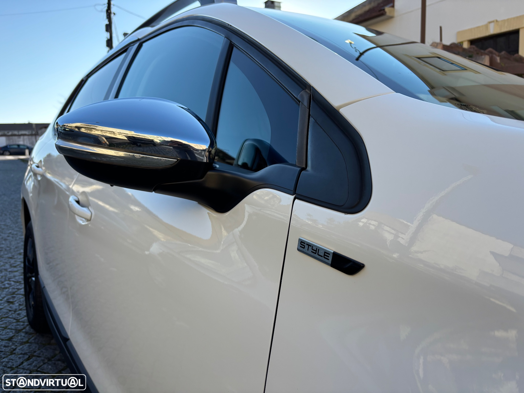 Peugeot 2008 1.2 PureTech Style - 27