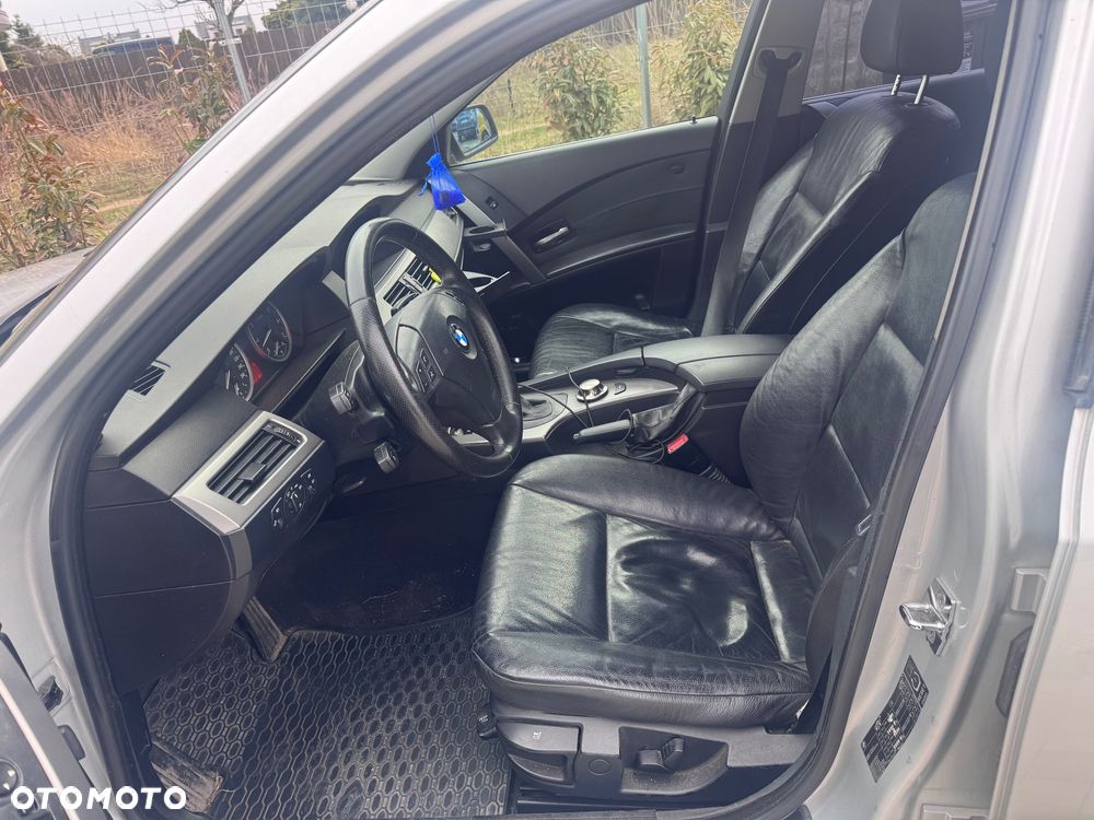 BMW Seria 5 523i - 6