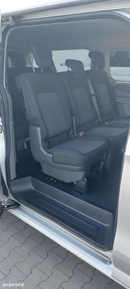 Volkswagen Caravelle - 11