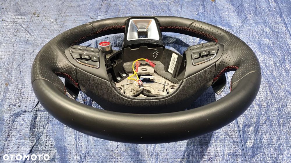 KIEROWNICA MULTIFUNKCYJNA ŁOPATKI SUPER SPORT SKÓRA CZERWONA NIĆ 10572605 ORYGINAŁ BARDZO ŁADNA MG HS - 7