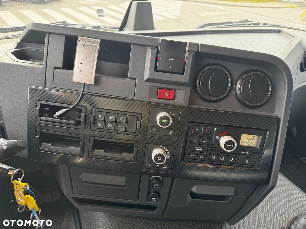 Renault T 480 Sleeper Cab - 9