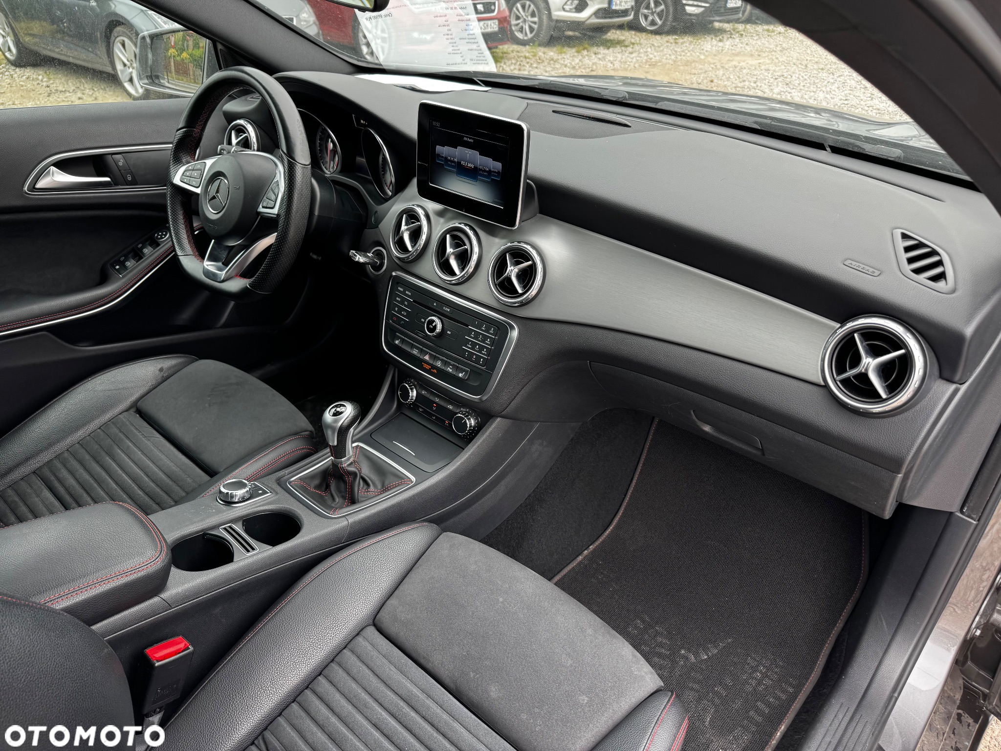 Mercedes-Benz GLA 250 AMG Line - 37