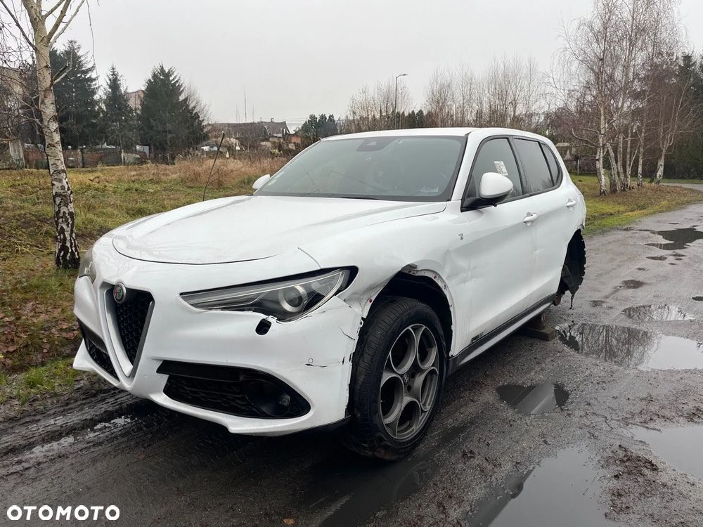 Alfa Romeo Stelvio - 2