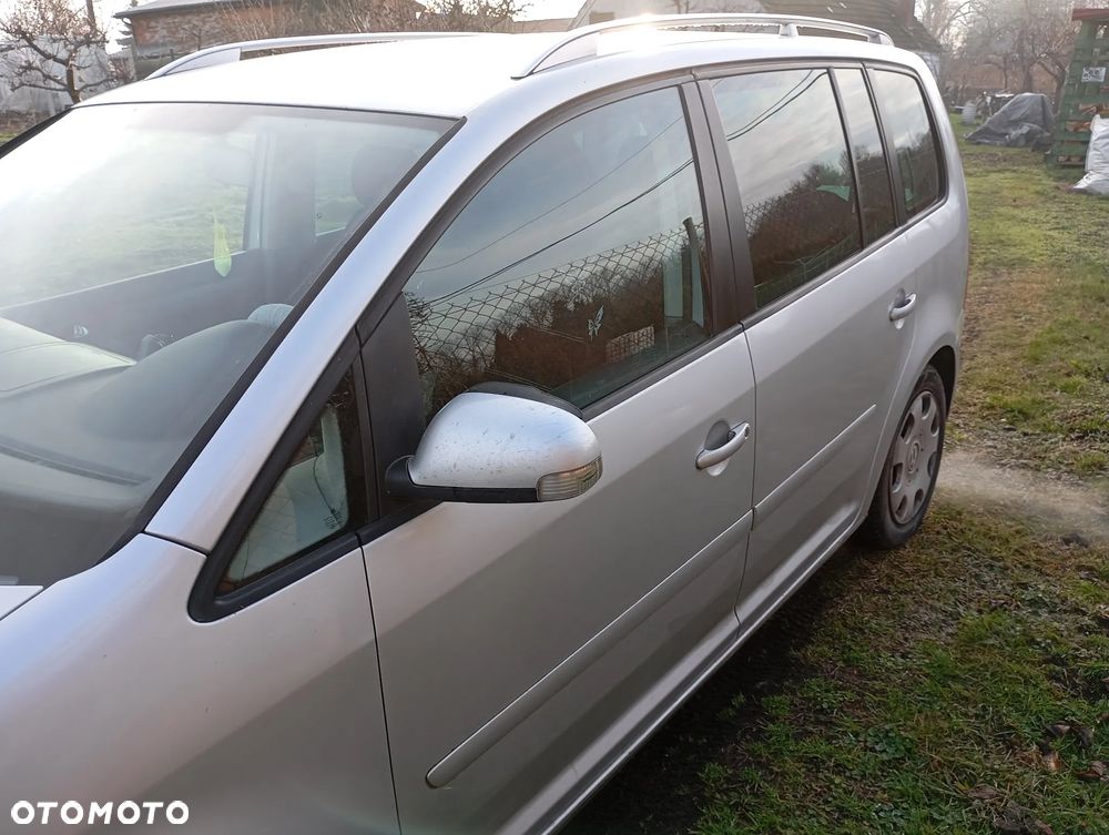 Volkswagen Touran 2.0 TDI DSG Trendline - 1