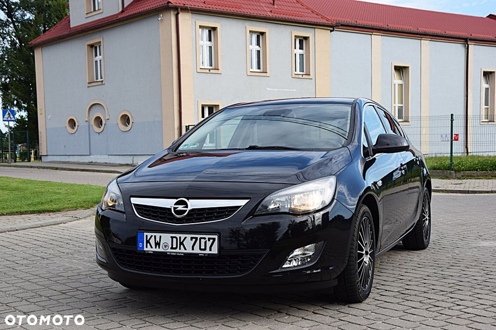 Opel Astra 1.6 Turbo Edition Sport - 2