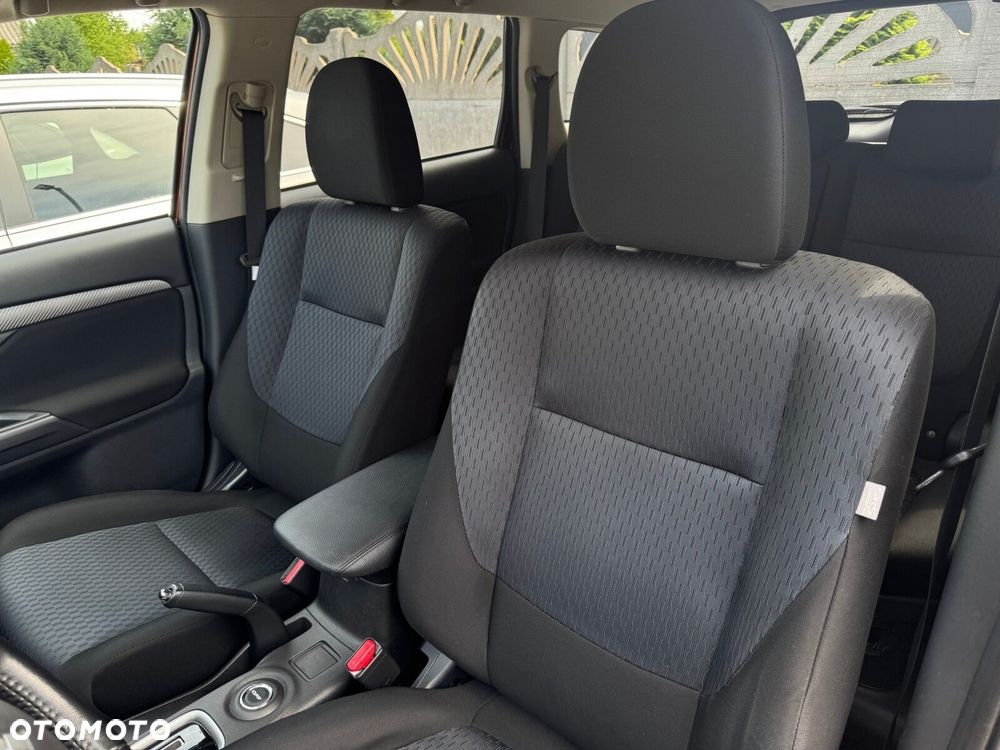 Mitsubishi Outlander 2.0 Intense - 11