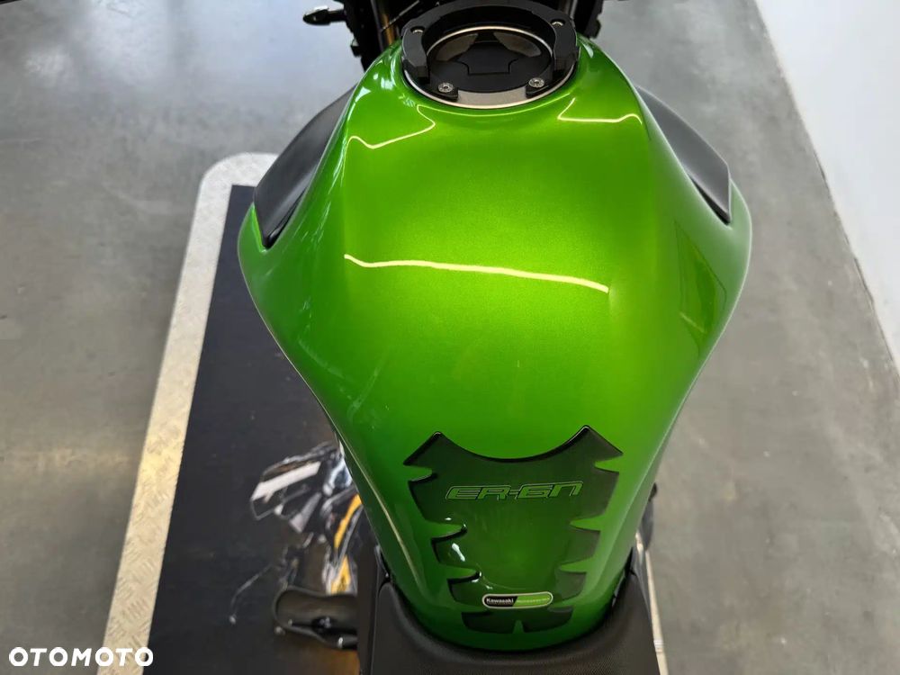 Kawasaki ER - 28