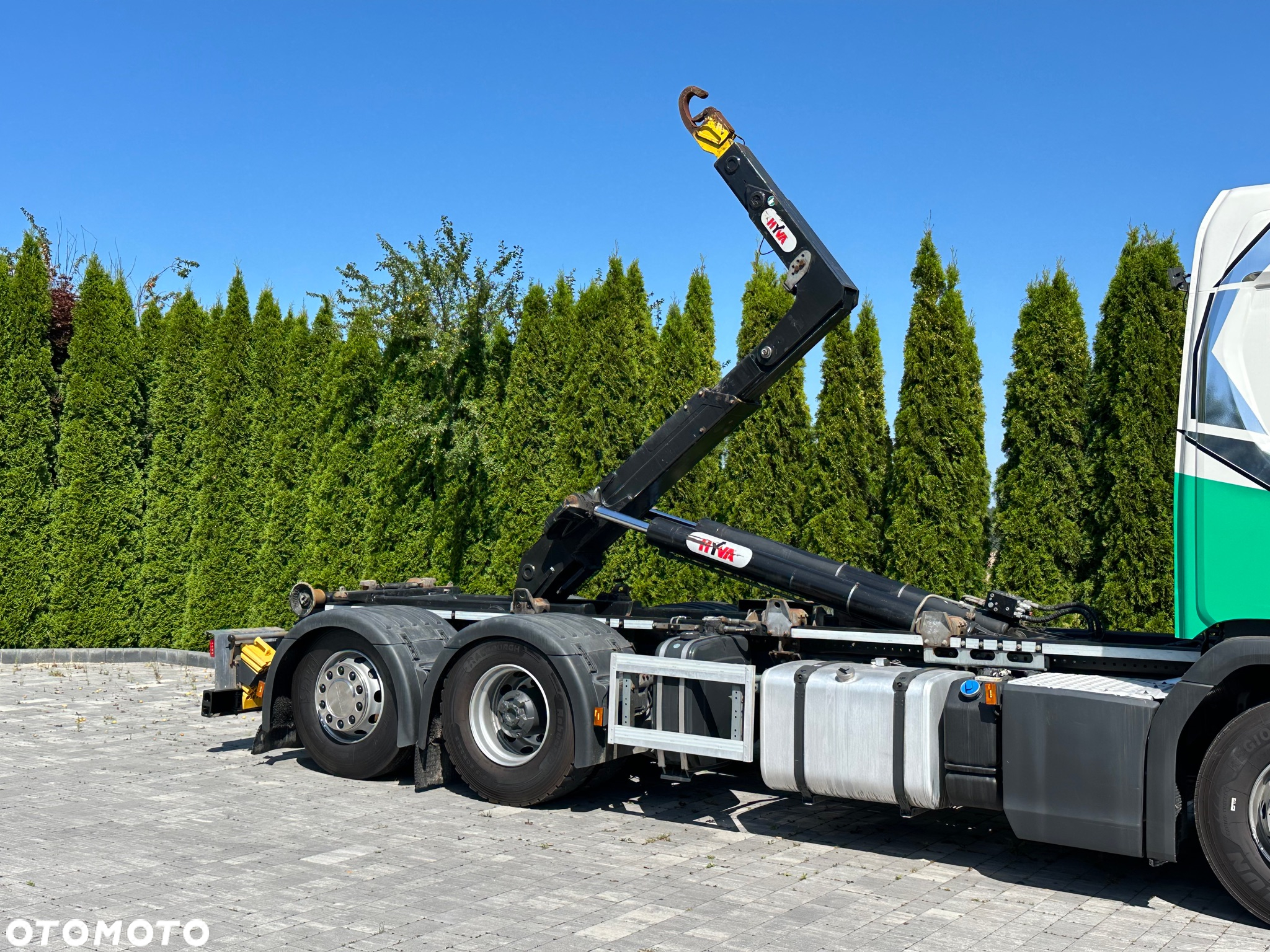Scania / G450 / 6X2 / HAKOWIEC / HYVA 22.60.SK  / Oś-SKRĘTNA-PODNOSZONA / - 11