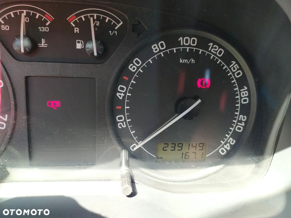 Skoda Octavia 1.6 Tour - 5