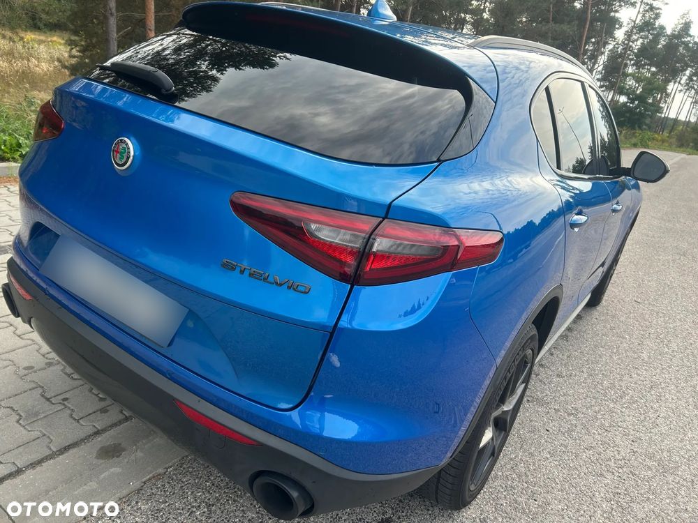 Alfa Romeo Stelvio 2.0 Turbo 16V AT8-Q4 Sprint - 9