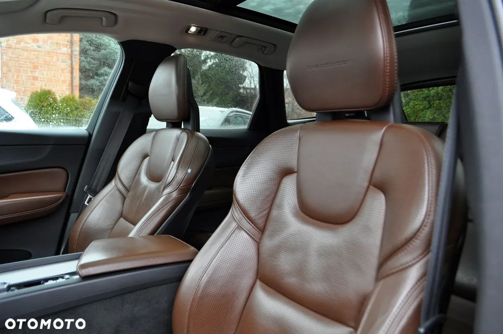 Volvo XC 60 D5 AWD Inscription - 18