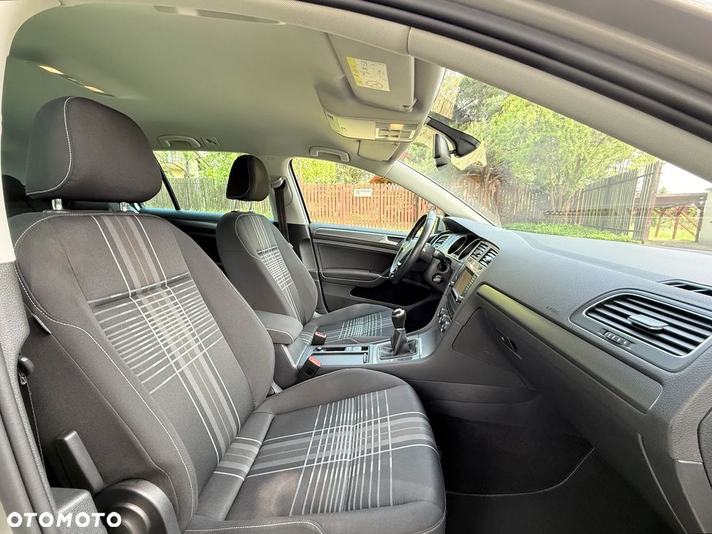 Volkswagen Golf 1.6 TDI BlueMotion Technology Lounge - 28