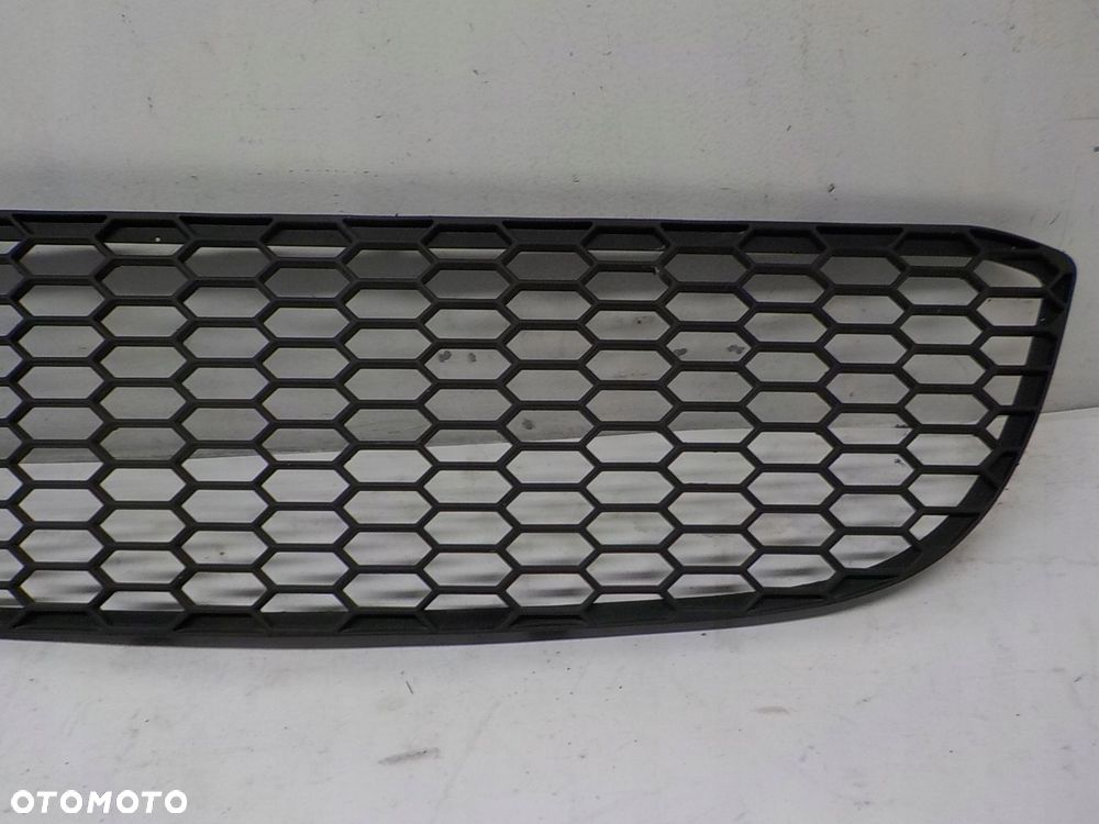 BMW 1 E81 E87 KRATKA ŚRODKOWA ZDERZAKA ATRAPA W ZDERZAK - 3