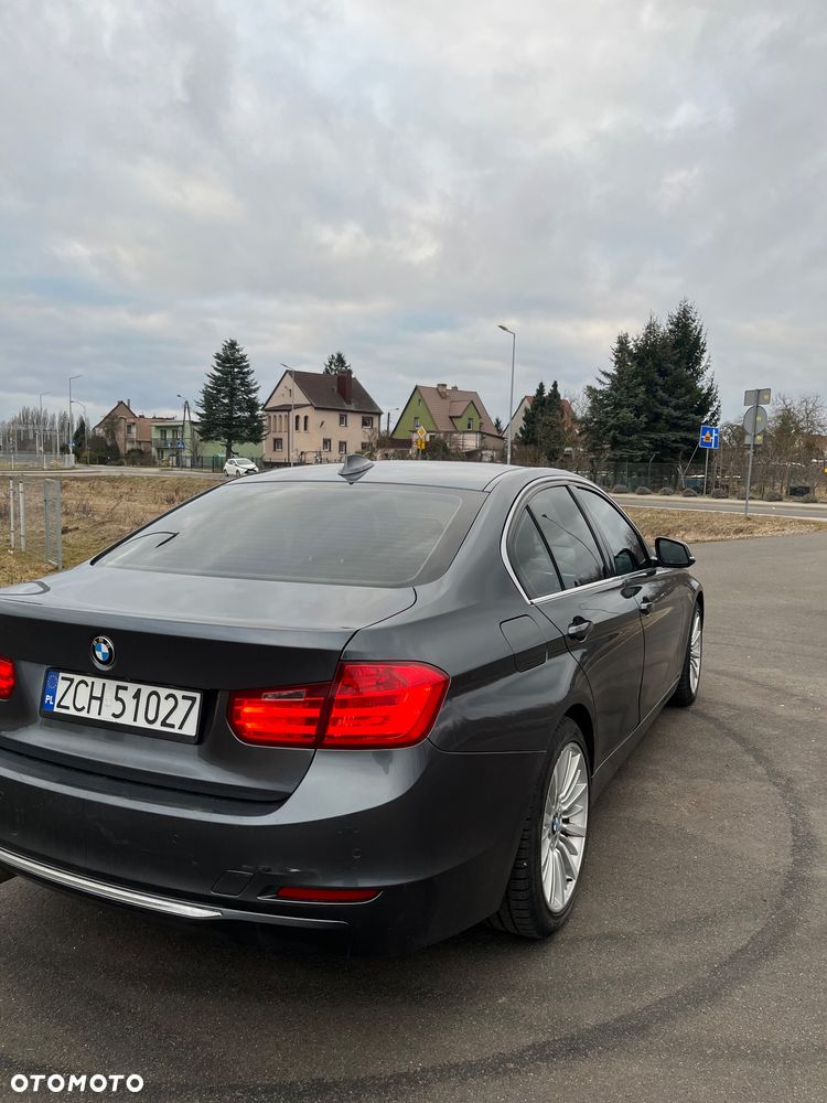 BMW Seria 3 328i xDrive Luxury Line - 6
