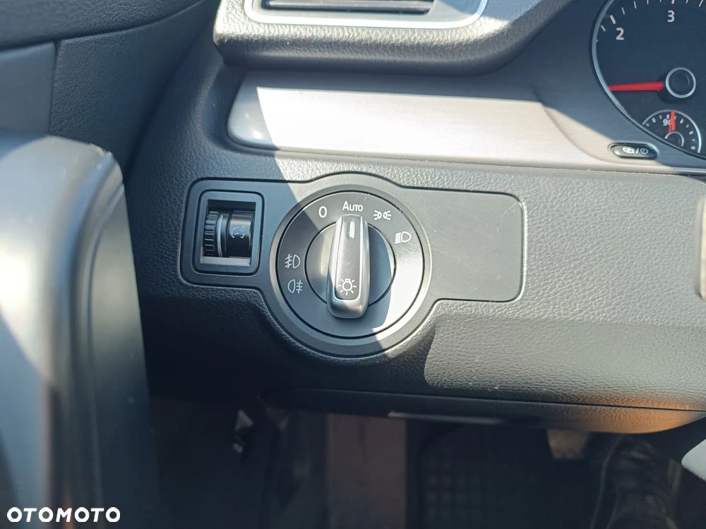 Volkswagen Passat 2.0 TDI Comfortline Optimum DSG - 8