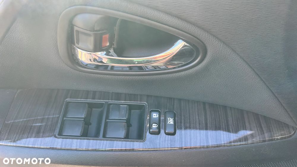 Toyota Avensis 1.8 Premium - 22