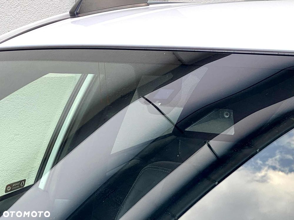 Toyota RAV4 Hybrid Premium 4x2 - 16