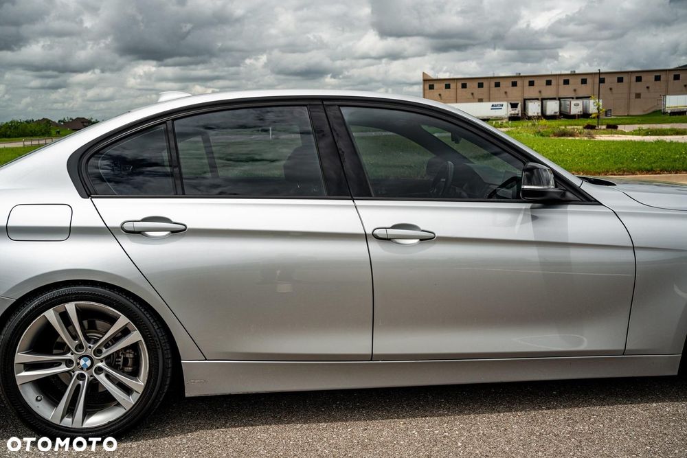 BMW Seria 3 330i Sport Line Shadow - 10