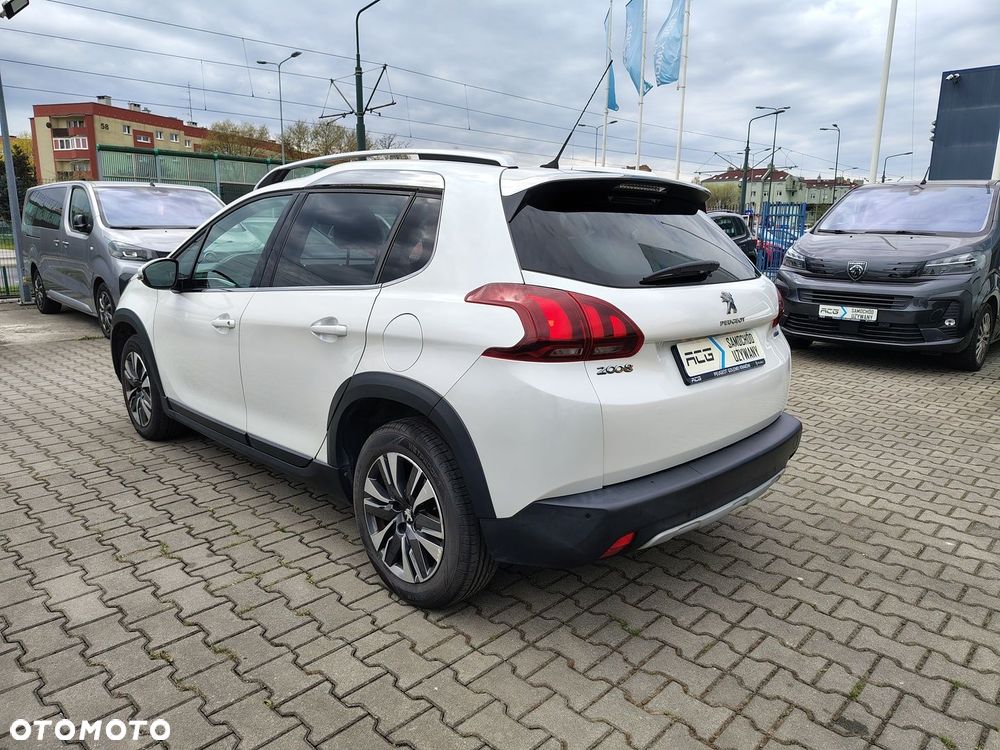Peugeot 2008 1.2 Pure Tech Allure S&S - 3