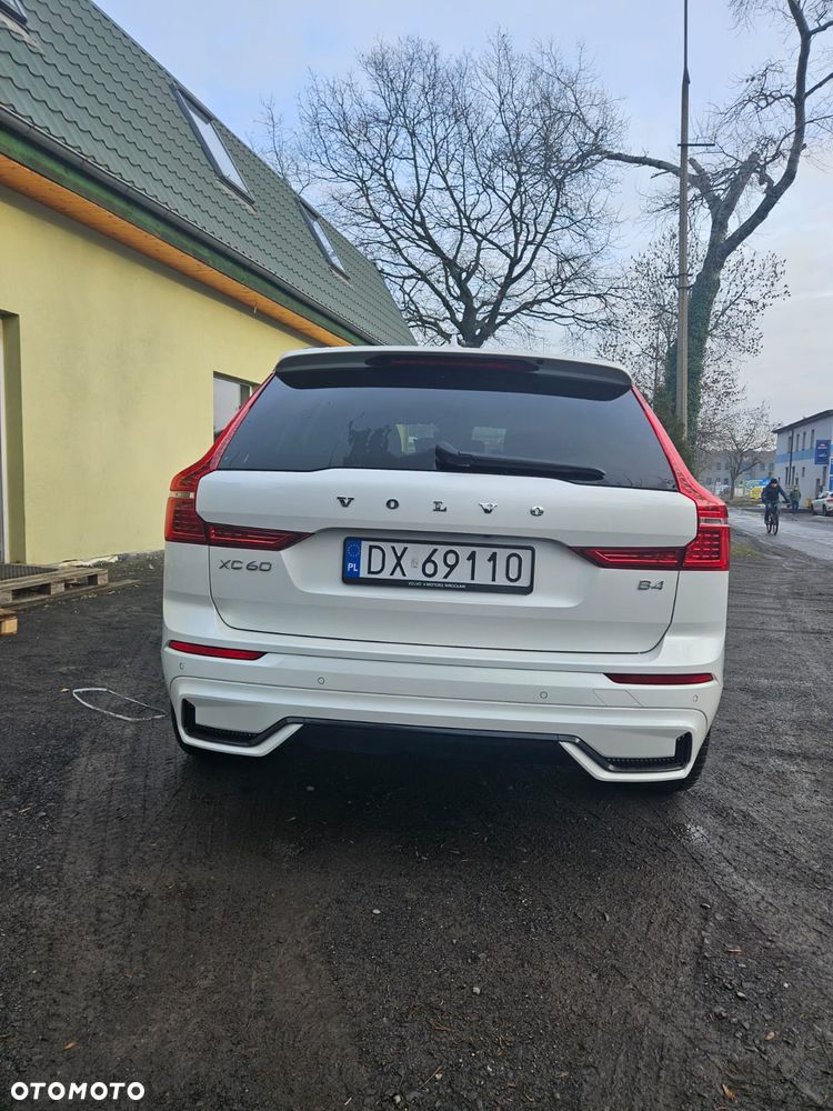 Volvo XC 60 B4 B Plus Dark - 5
