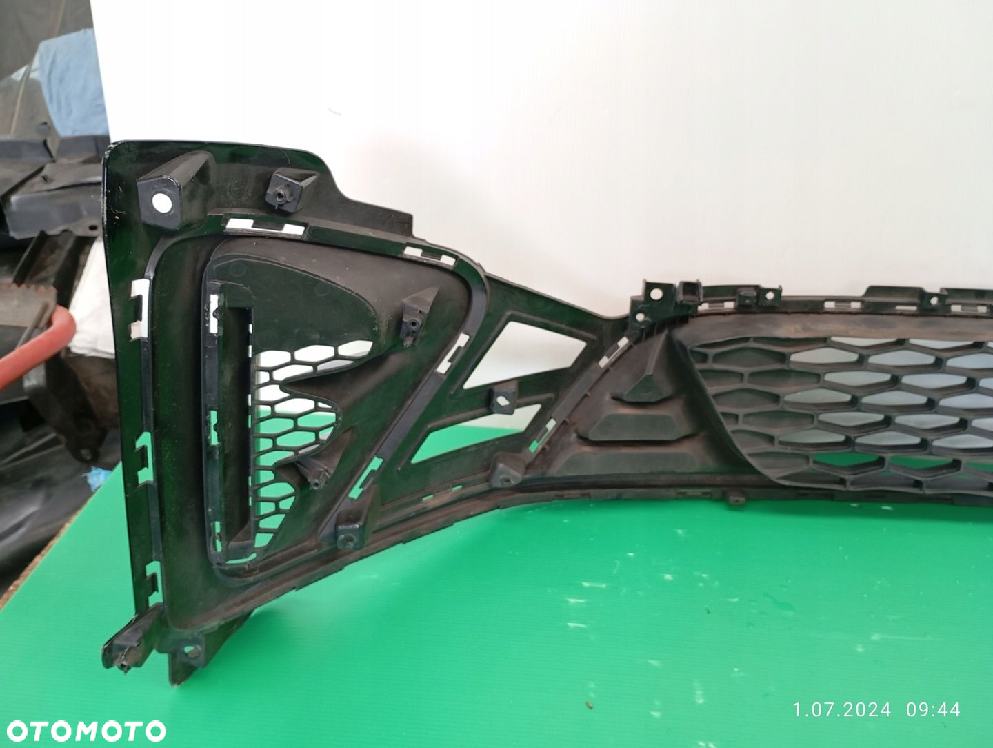 KRATKA ATRAPA ZDERZAKA ŚRODKOWA KIA CEED3 III GT LINE 86561-J7910 - 9