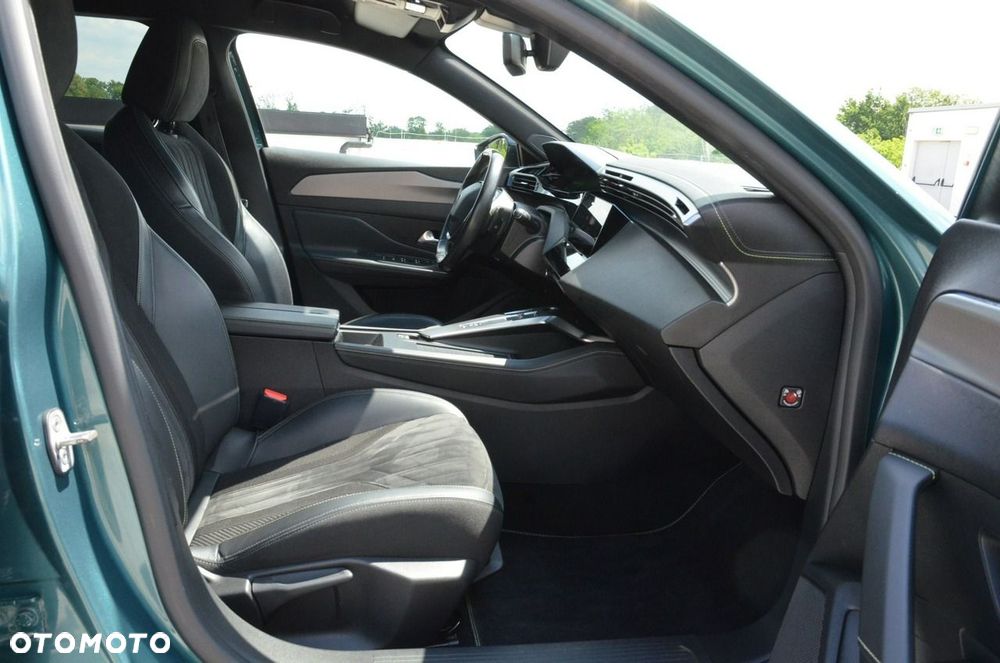 Peugeot 308 BlueHDi 130 EAT8 GT EXCLUSIVE - 24