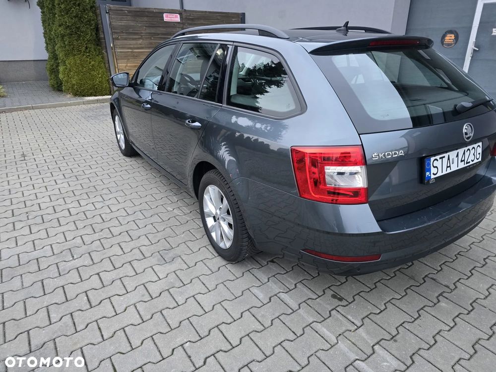 Skoda Octavia 1.6 TDI DSG Style - 4