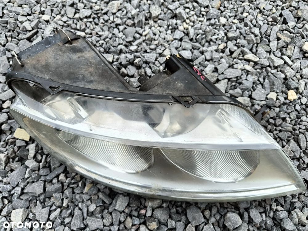 VW PHAETON LAMPA PRZEDNIA XENON PRAWA UCHWYTY OK - 9