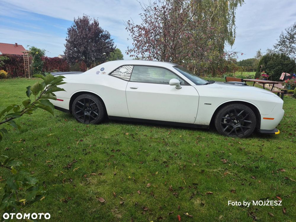Dodge Challenger - 8