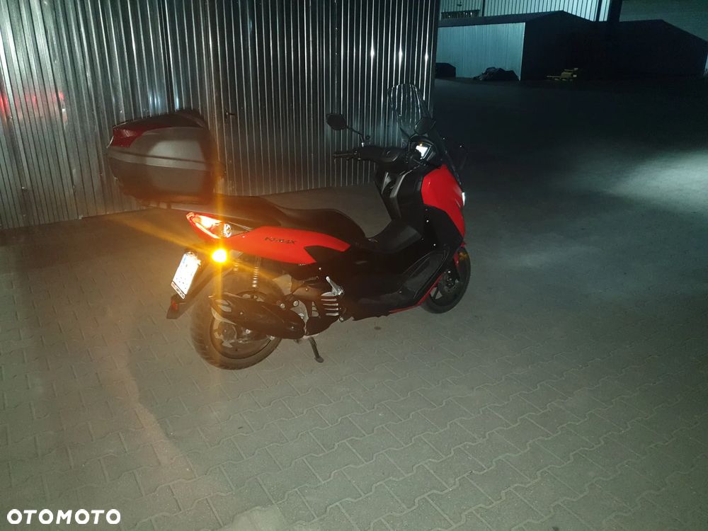 Yamaha NMAX - 10