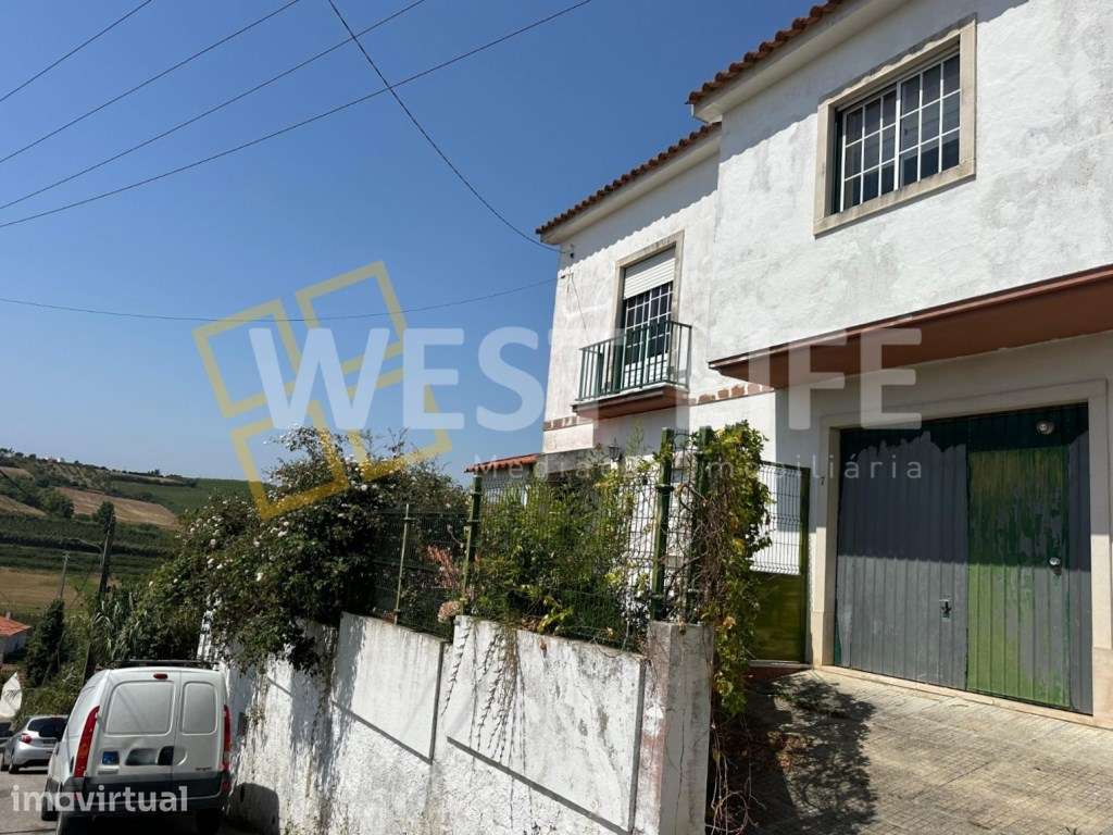 Moradia Geminada T3+1 com Garagem e Vista Desafogada | EXCLUSIVO WE... - Grande imagem: 2/24